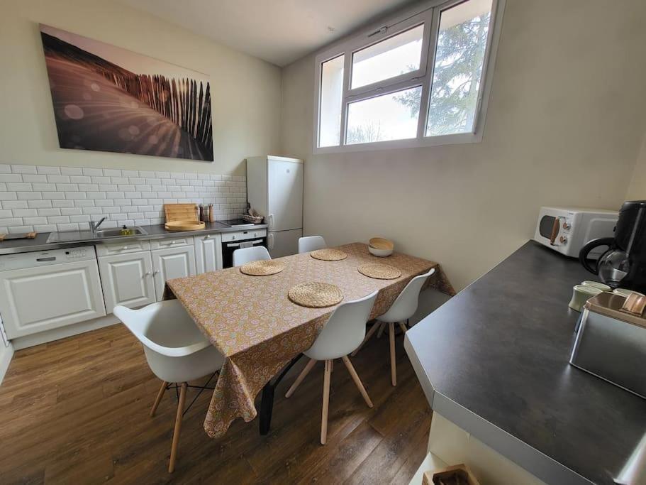 Le P'Tit Nid Apartment Parthenay Exterior photo