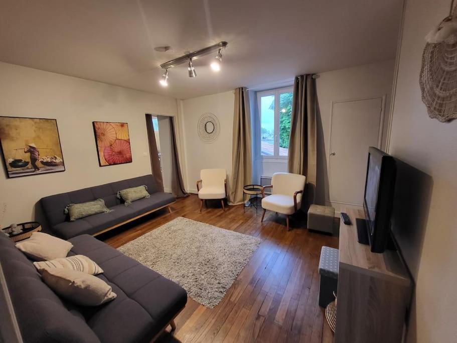 Le P'Tit Nid Apartment Parthenay Exterior photo